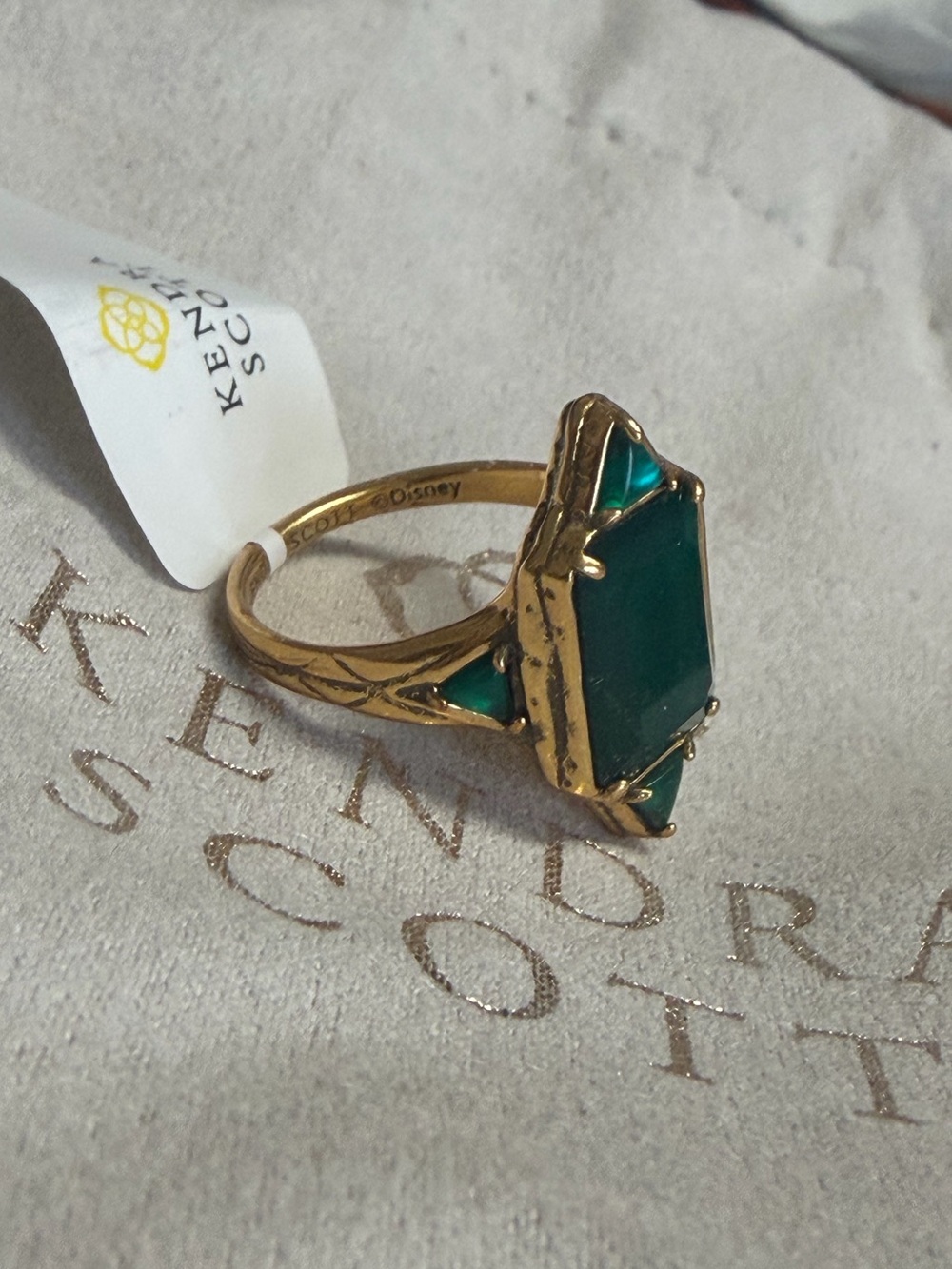 NWT Disney x Kendra Scott The Queen Vintage Gold Cocktail Ring sz 7 or 8 - Picture 6 of 12